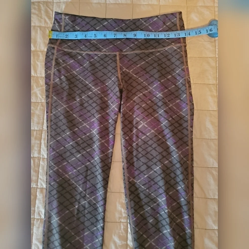 *SOLD* Athleta Gray Purple Plaid Capri Leggings - Picture 7 of 9